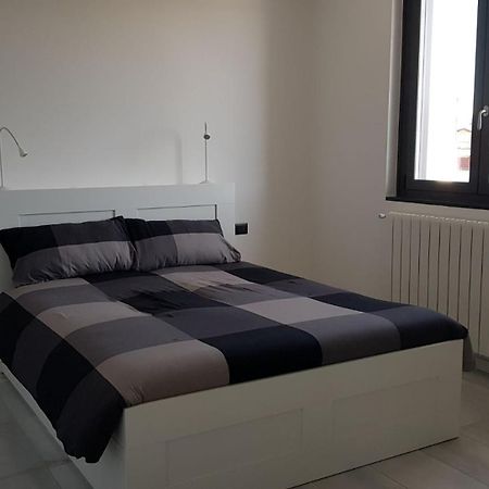 Black And White B&B Urgnano Экстерьер фото
